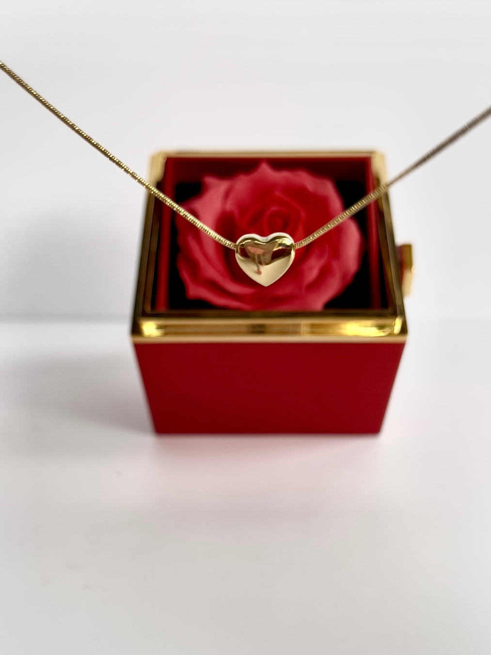 Eternal Rose Box w/ Heart Necklace